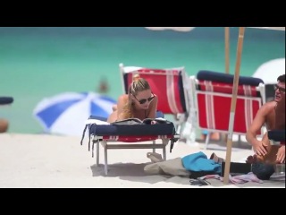 candice swanepoel’s beach day in miami (03 07 2012) small tits big ass milf